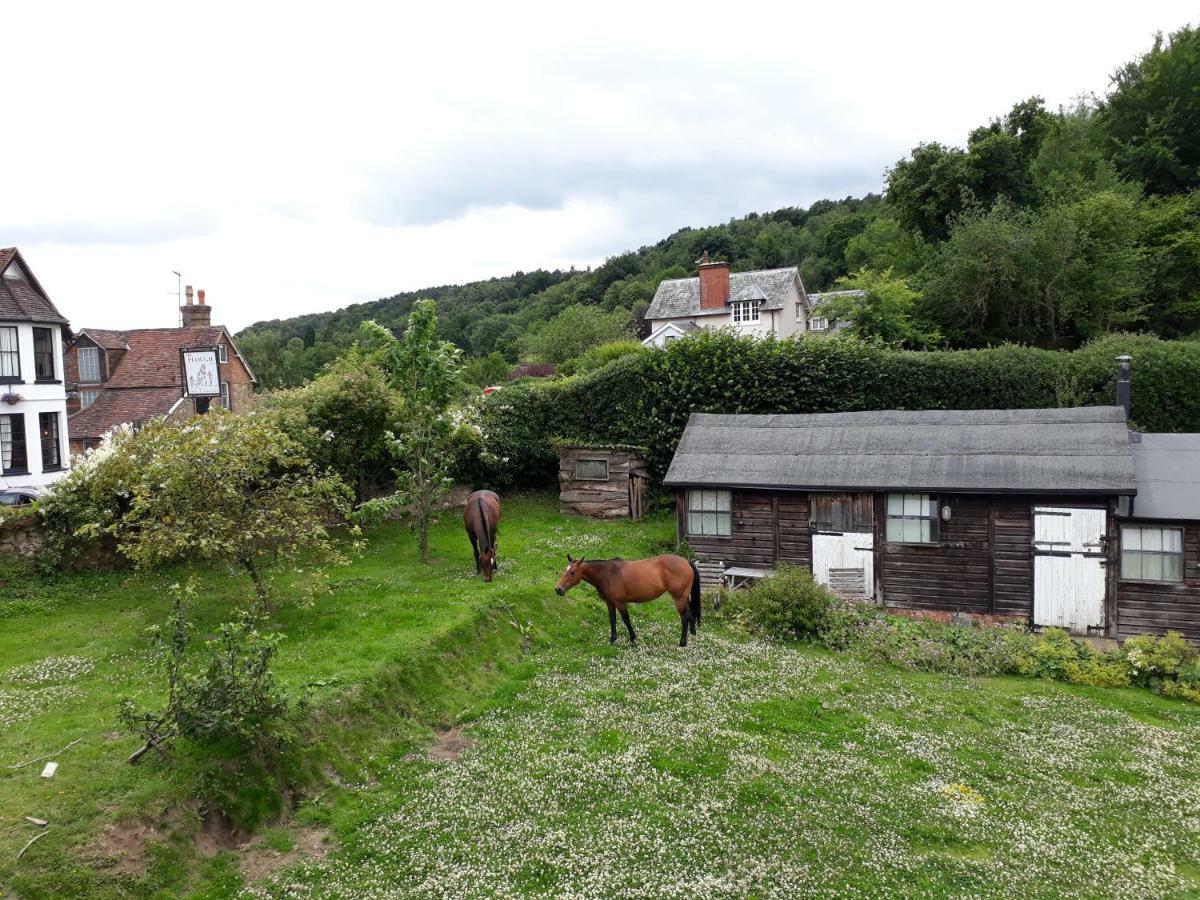 Villa Crockers Farm Dorking Exterior foto